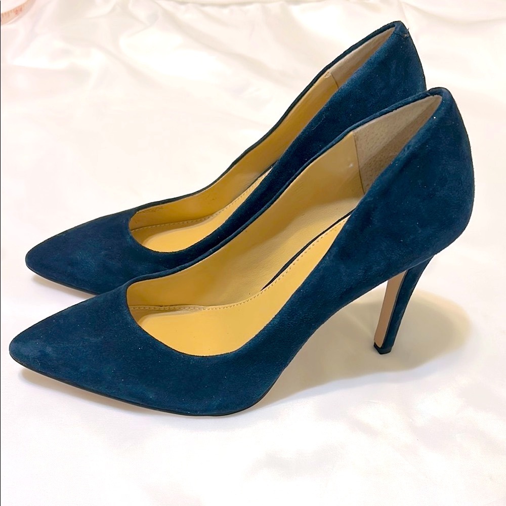Gianni Bini High Heeled Pumps.    New Without Tags